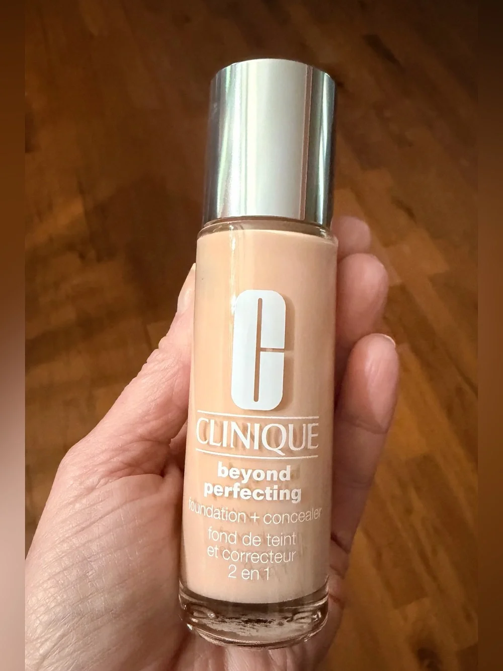 Clinique Beyond Perfecting Foundation + Concealer - Alabaster (Light Beige)